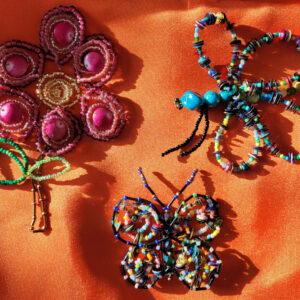 Broches et Fleurs à coudre en perles de rocaille